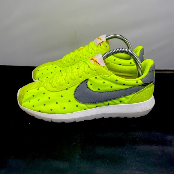 Nike Running Rare Yellow Dots Lifestyle Shoes Womens Size 7 Light Use Fast Ship - Picture 3 of 12